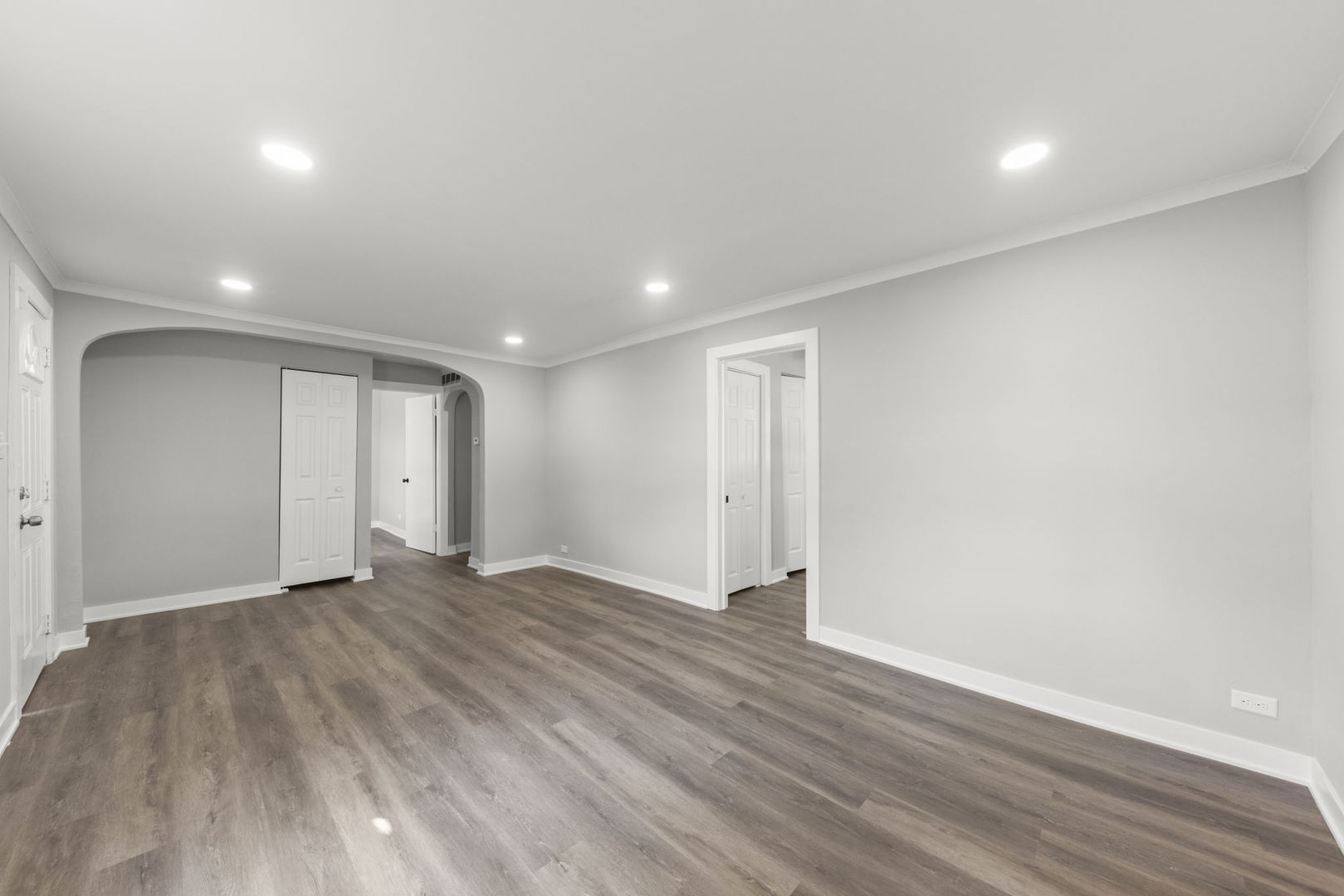 5701 W 89th Place, Oak Lawn, IL 60453