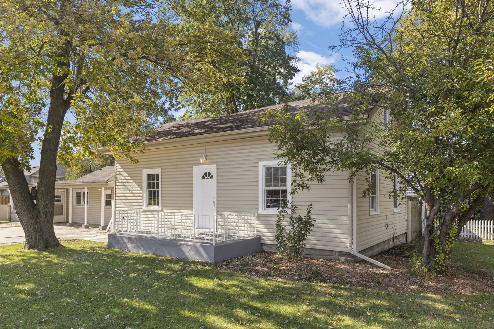 5701 W 89th Place, Oak Lawn, IL 60453