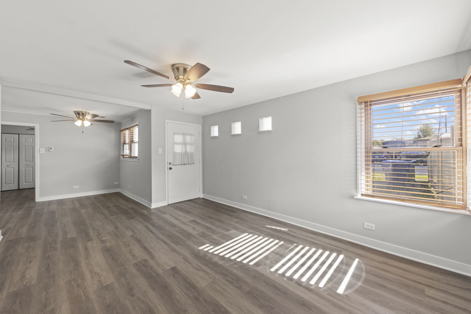 5701 W 89th Place, Oak Lawn, IL 60453