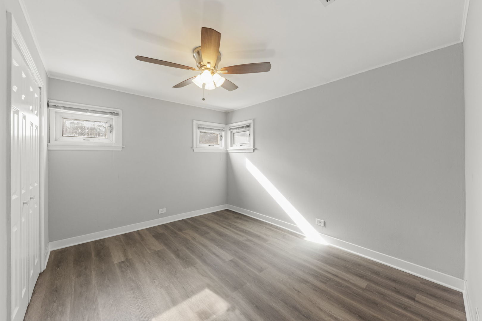 5701 W 89th Place, Oak Lawn, IL 60453