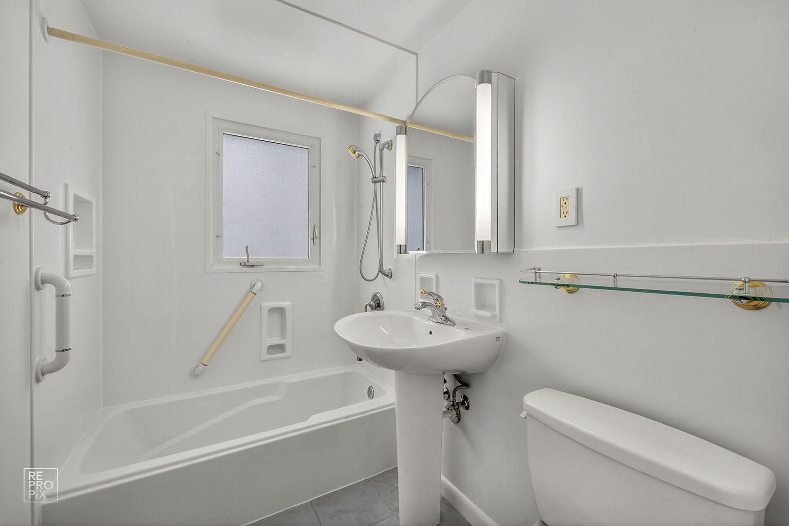 17954 W Big Oaks Road, Grayslake, IL 60030