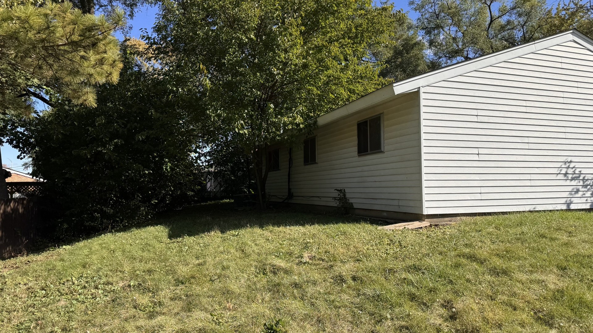 124 W Briarcliff Road, Bolingbrook, IL 60440