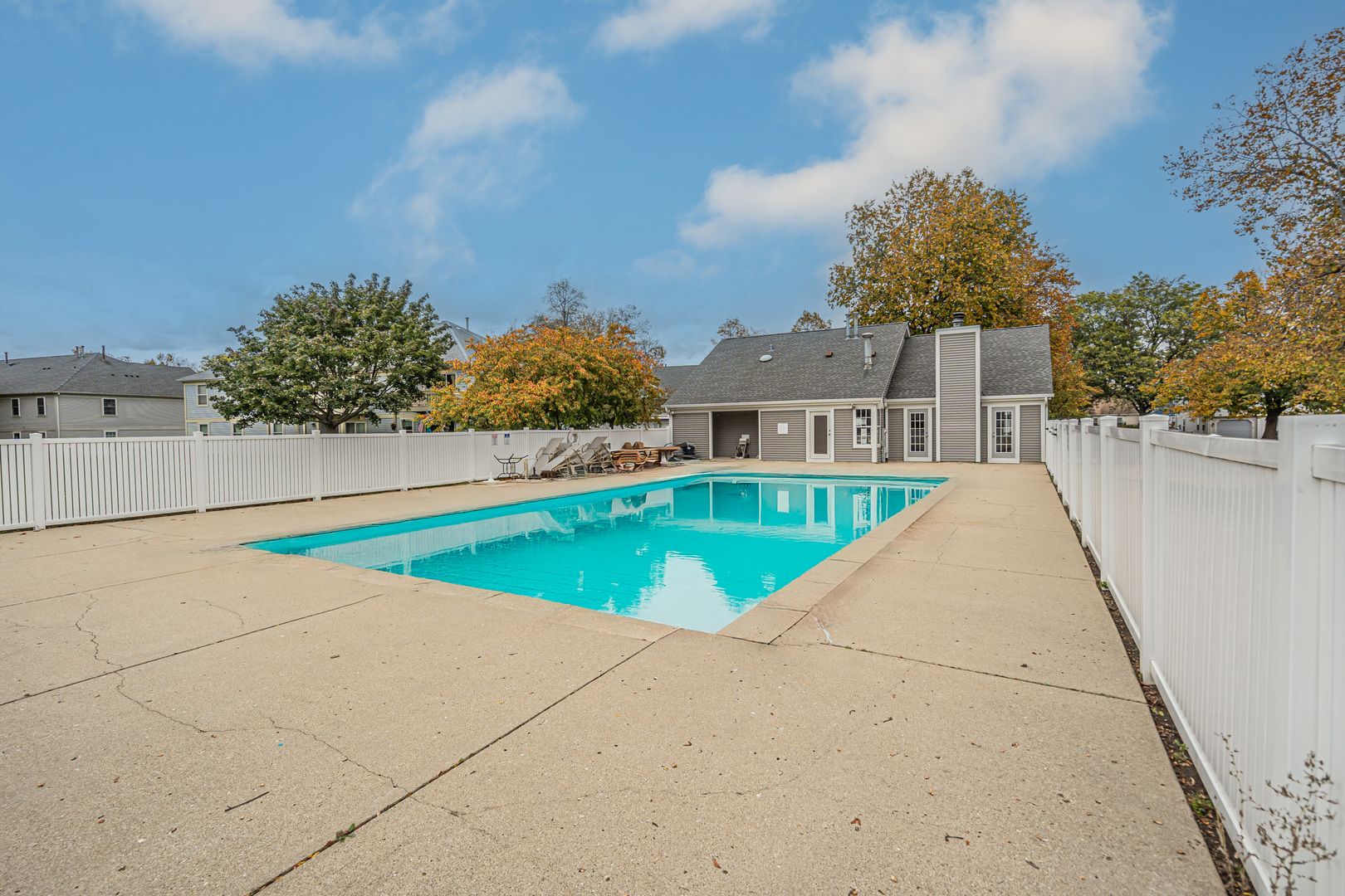 1218 BALLANTRAE Place #E, Mundelein, IL 60060