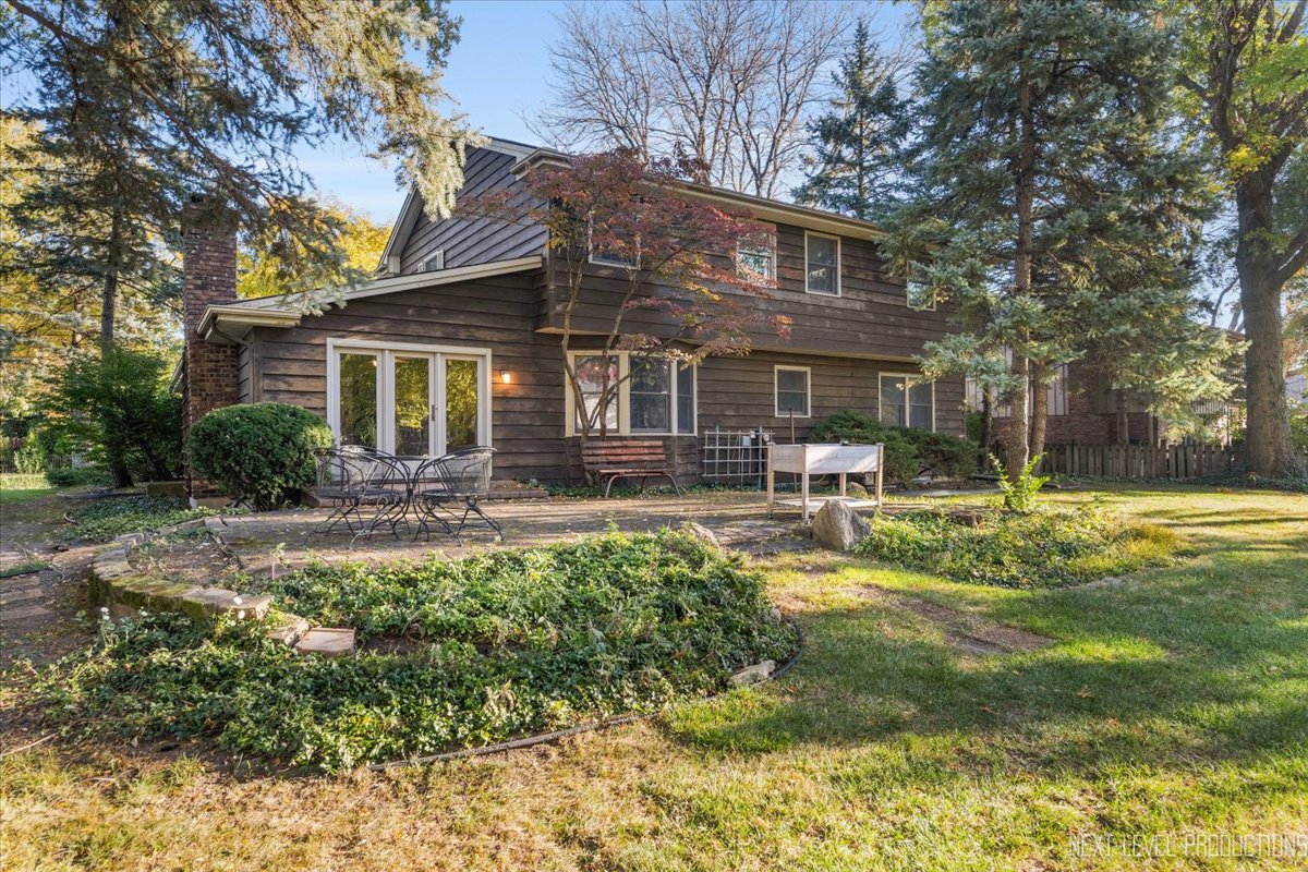 1228 Elizabeth Avenue, Naperville, IL 60540