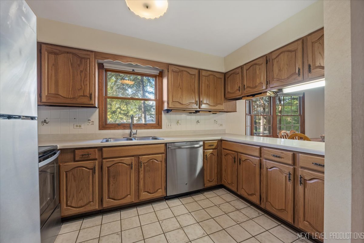 1228 Elizabeth Avenue, Naperville, IL 60540