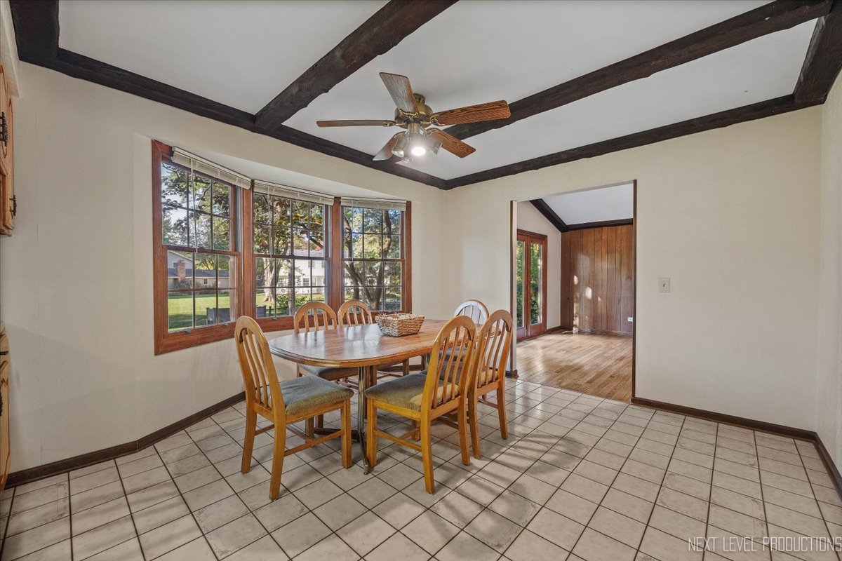 1228 Elizabeth Avenue, Naperville, IL 60540