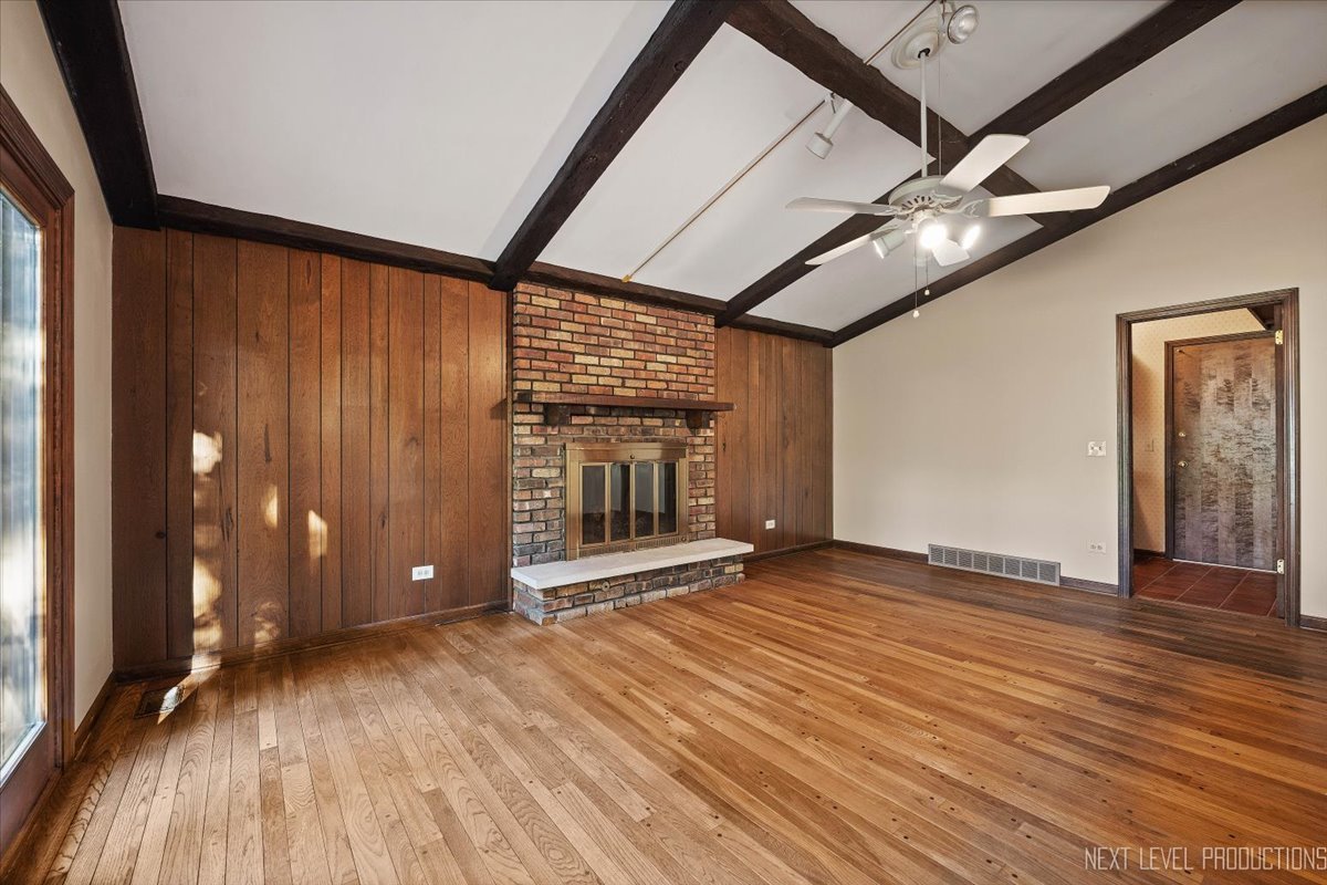 1228 Elizabeth Avenue, Naperville, IL 60540