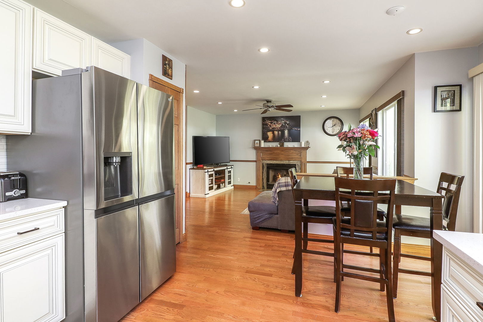 122 Arbor Avenue, Sugar Grove, IL 60554