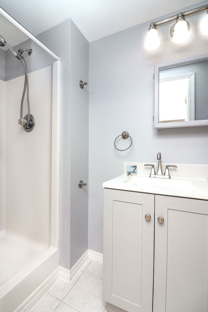 122 Arbor Avenue, Sugar Grove, IL 60554