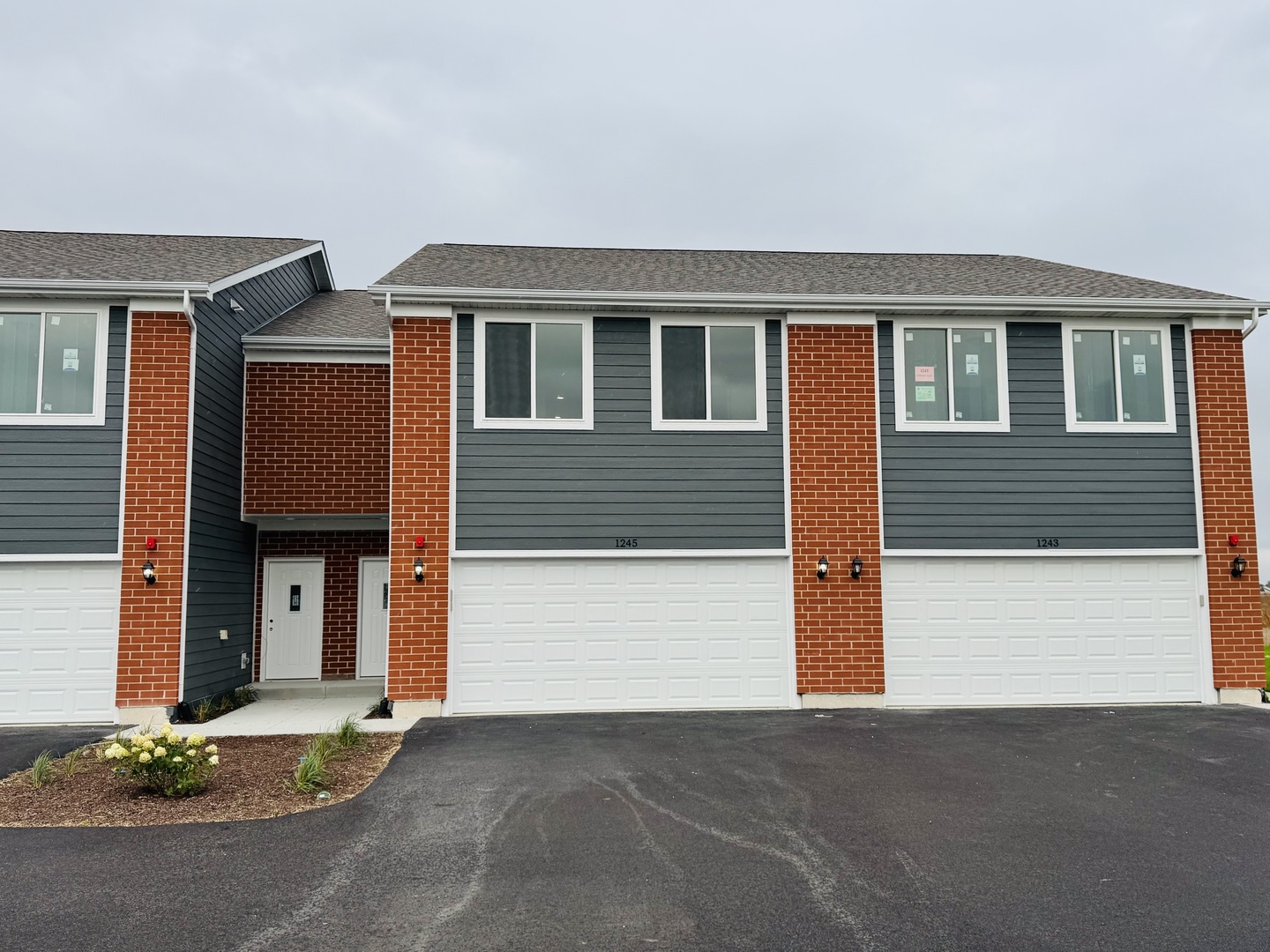 1245 Gillespie Lane, Yorkville, IL 60560