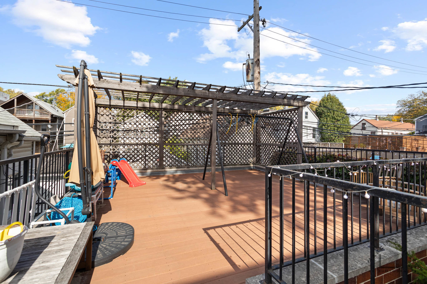 1424 W Barry Avenue, Chicago, IL 60657