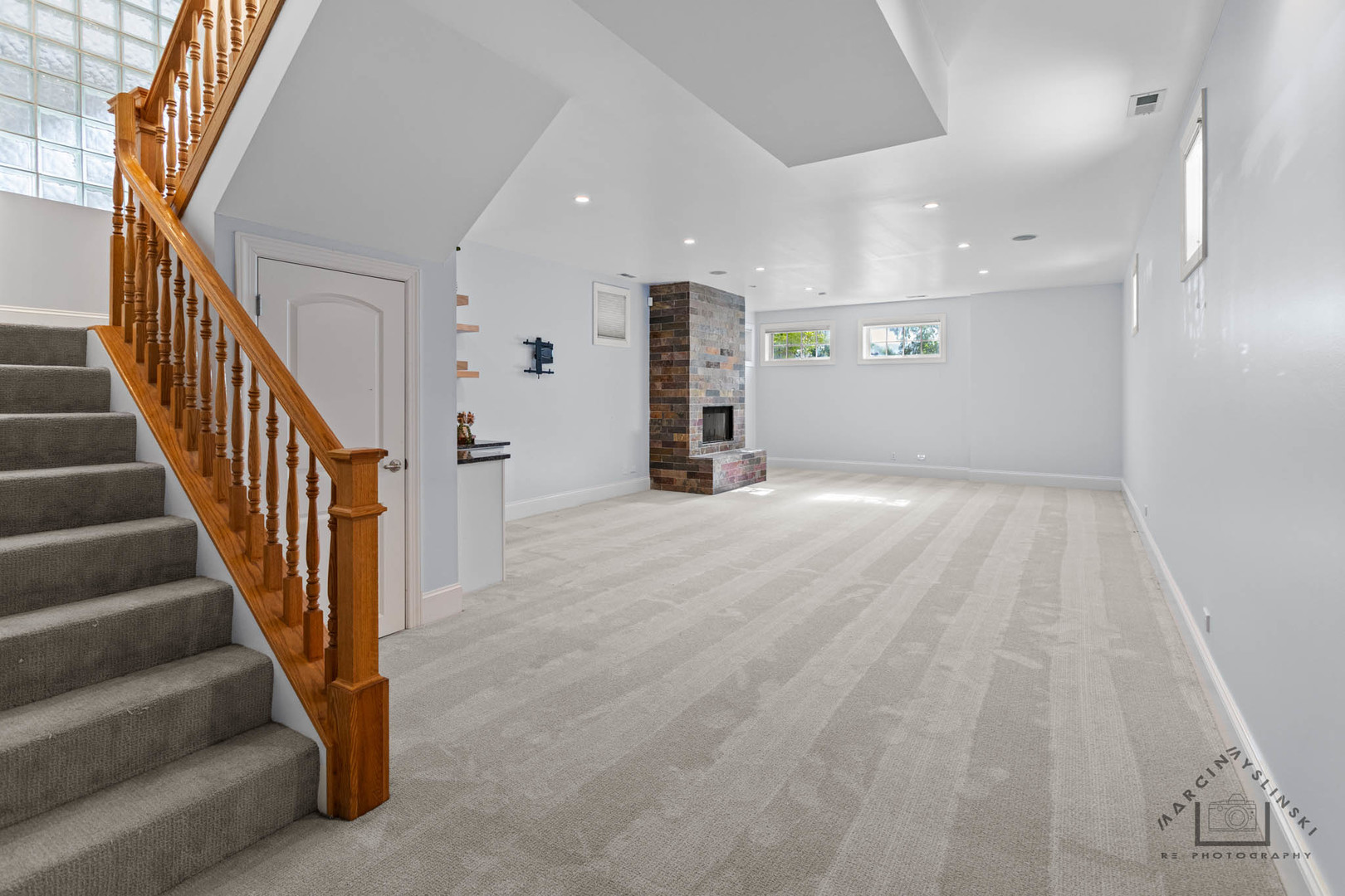 1424 W Barry Avenue, Chicago, IL 60657