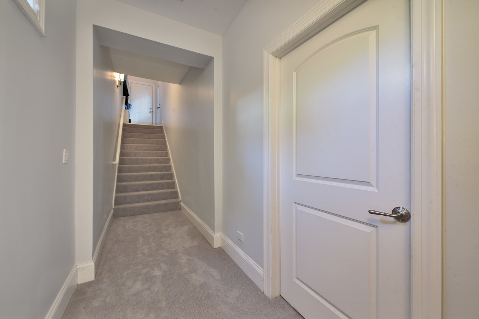 1424 W Barry Avenue, Chicago, IL 60657