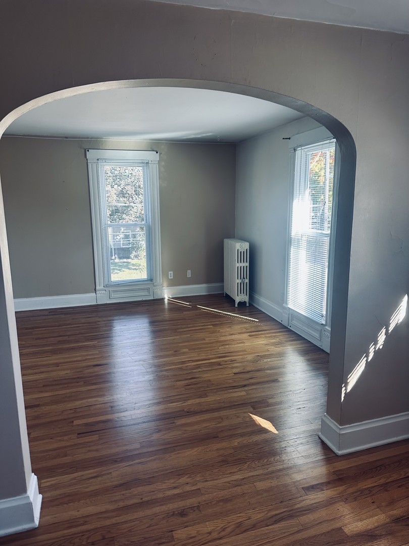 330 W Sycamore Street #2E, Sycamore, IL 60178