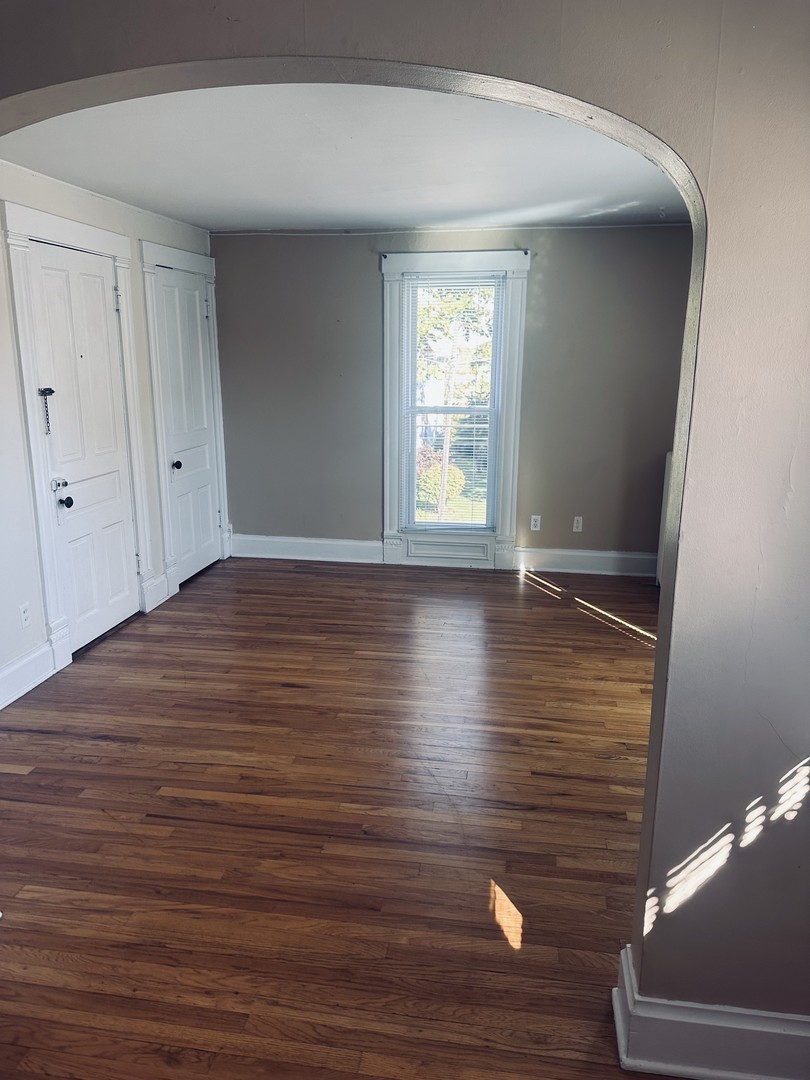 330 W Sycamore Street #2E, Sycamore, IL 60178