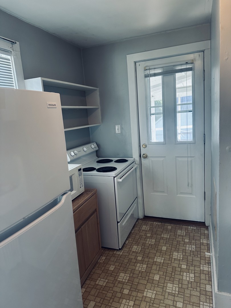 330 W Sycamore Street #2E, Sycamore, IL 60178