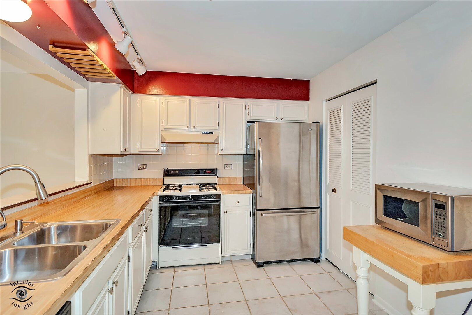 1327 Cass Lane #301, Westmont, IL 60559