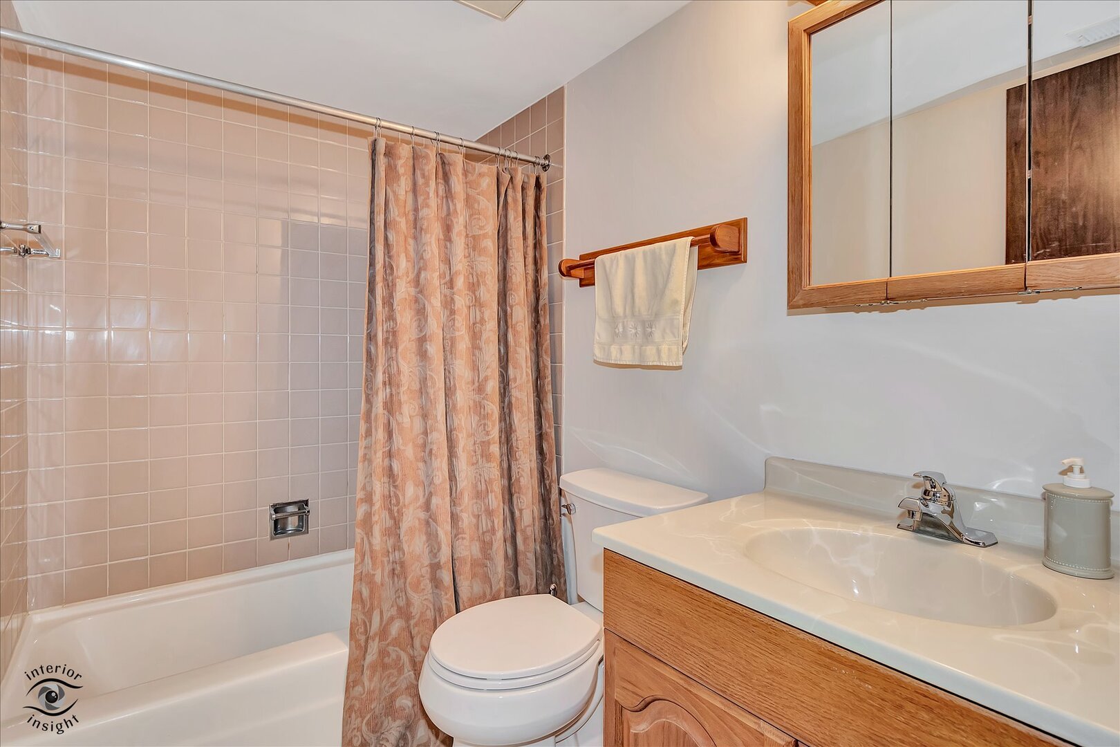 1327 Cass Lane #301, Westmont, IL 60559