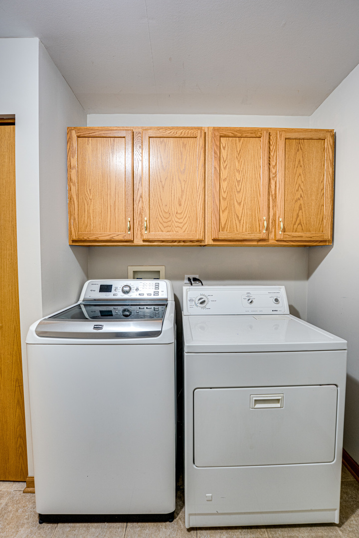 2328 Lexington Lane, Naperville, IL 60540