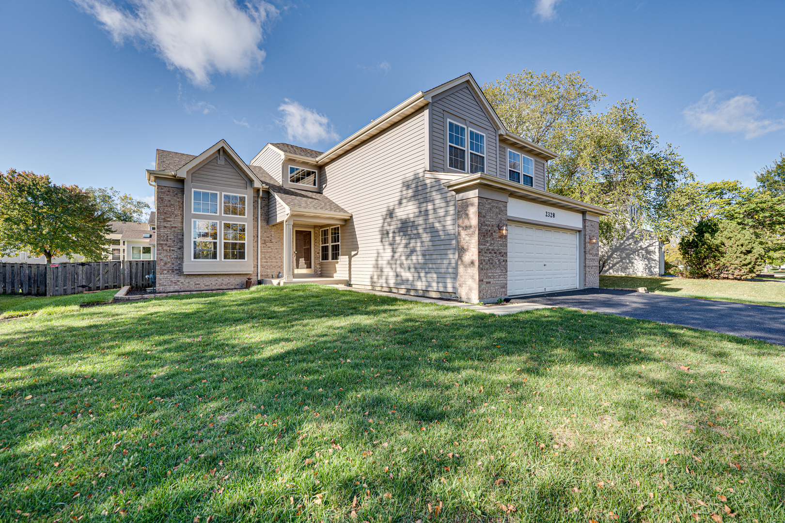 2328 Lexington Lane, Naperville, IL 60540