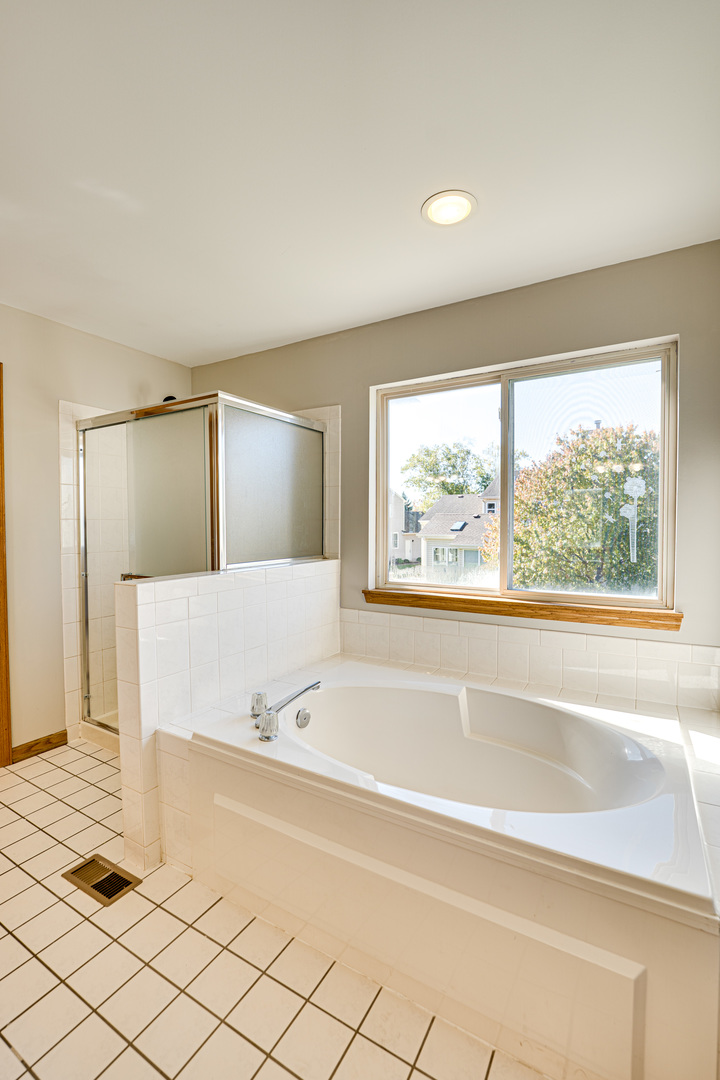 2328 Lexington Lane, Naperville, IL 60540