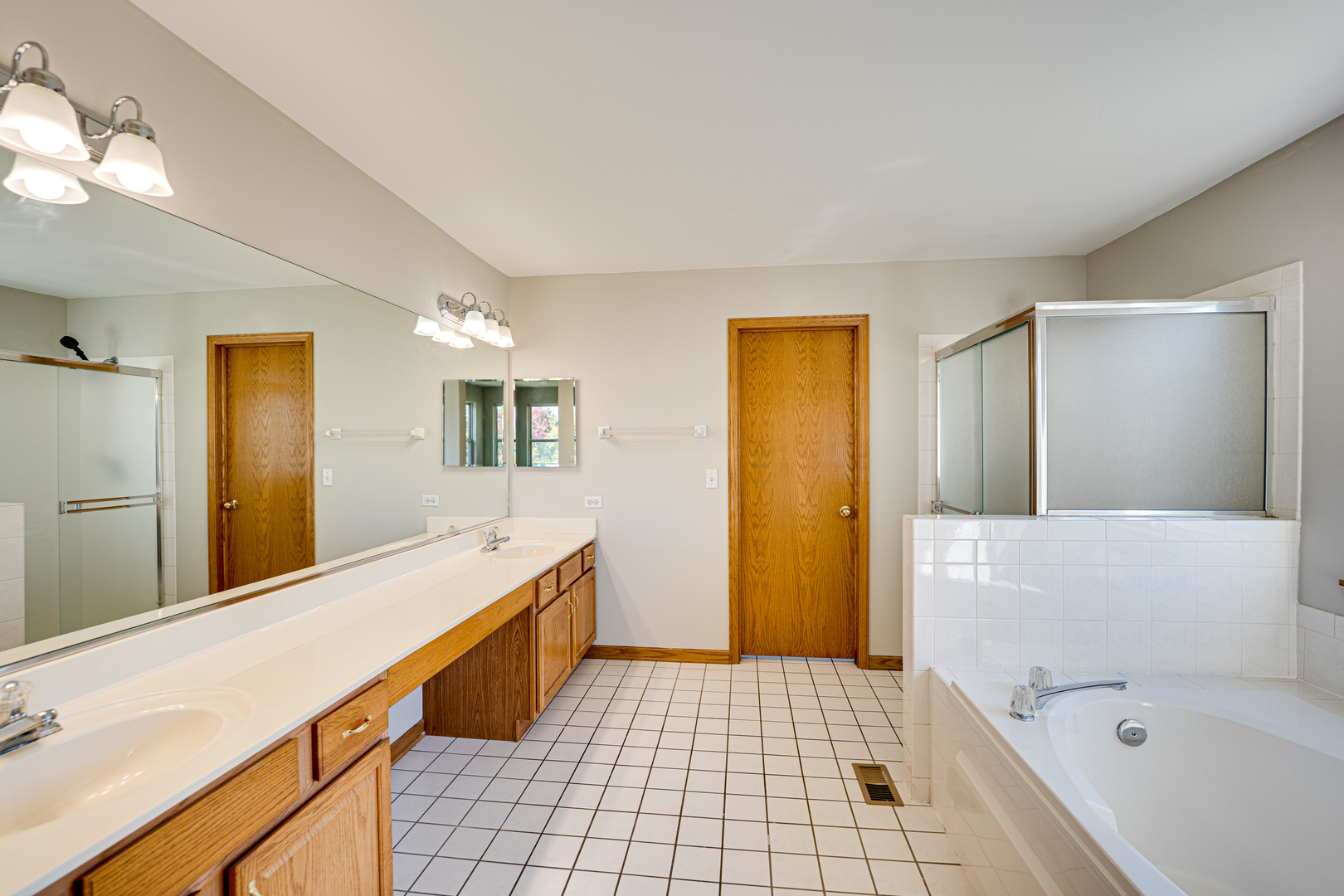 2328 Lexington Lane, Naperville, IL 60540