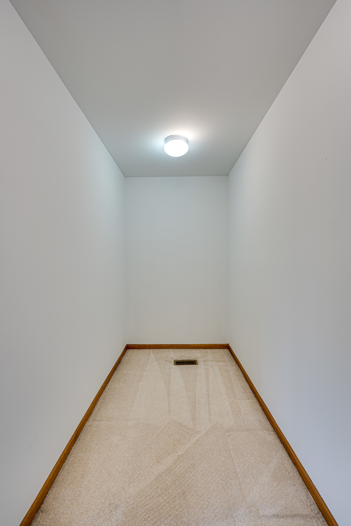 2328 Lexington Lane, Naperville, IL 60540