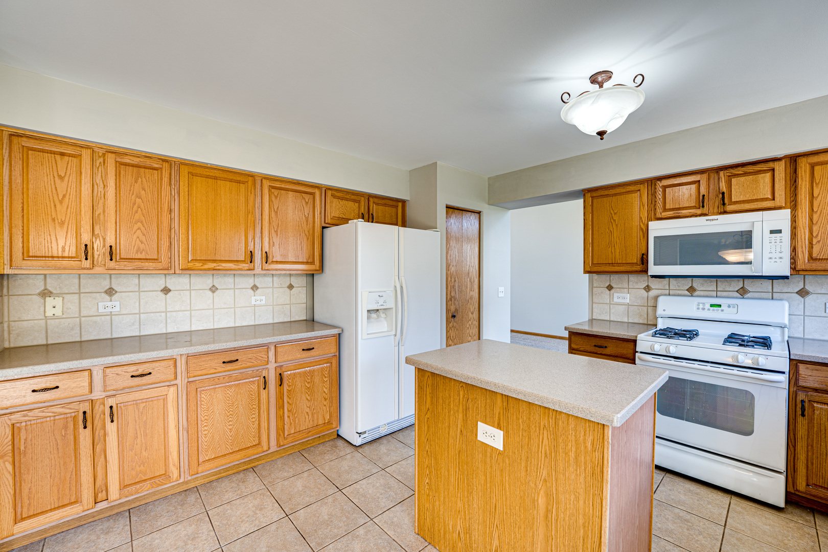 2328 Lexington Lane, Naperville, IL 60540