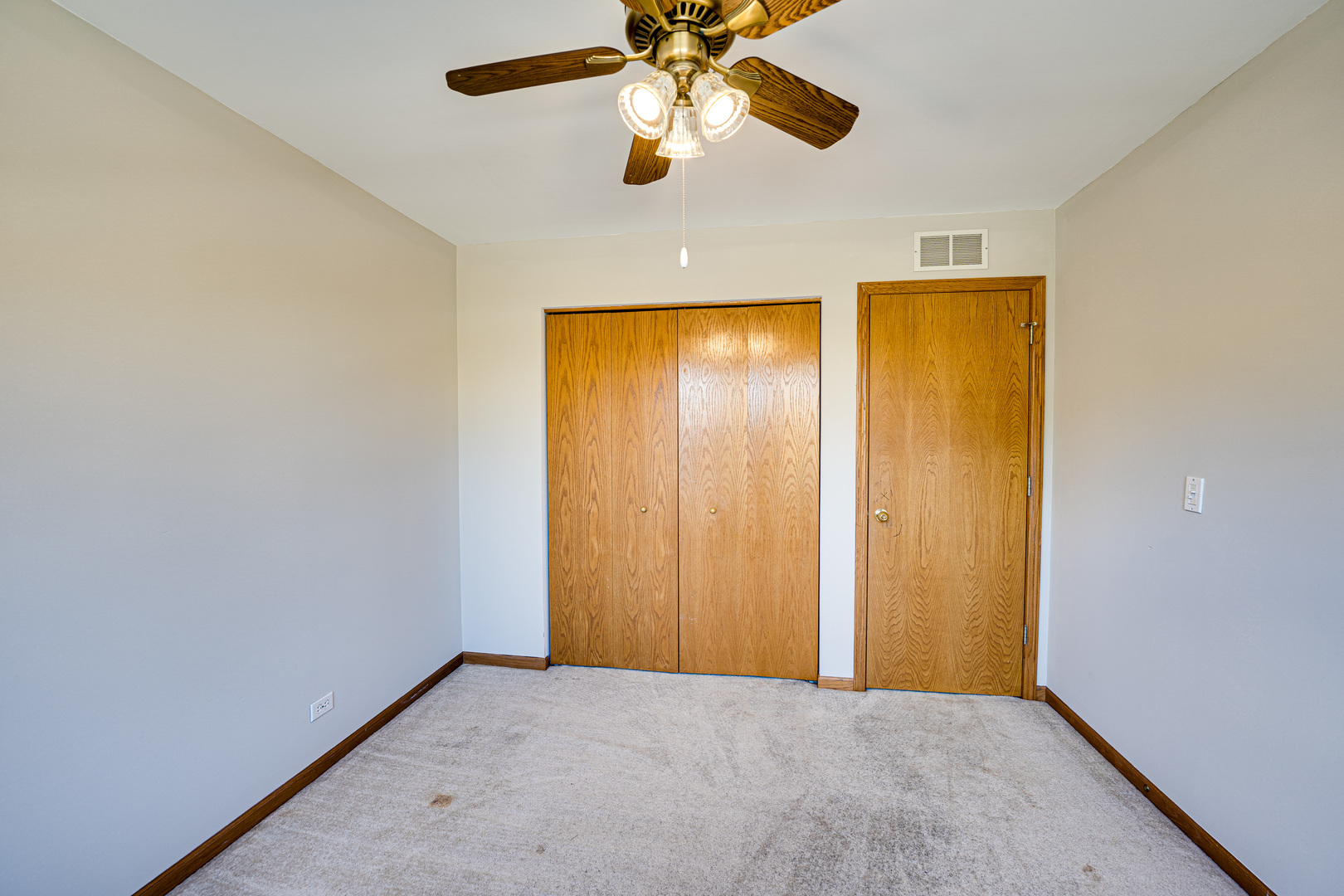 2328 Lexington Lane, Naperville, IL 60540