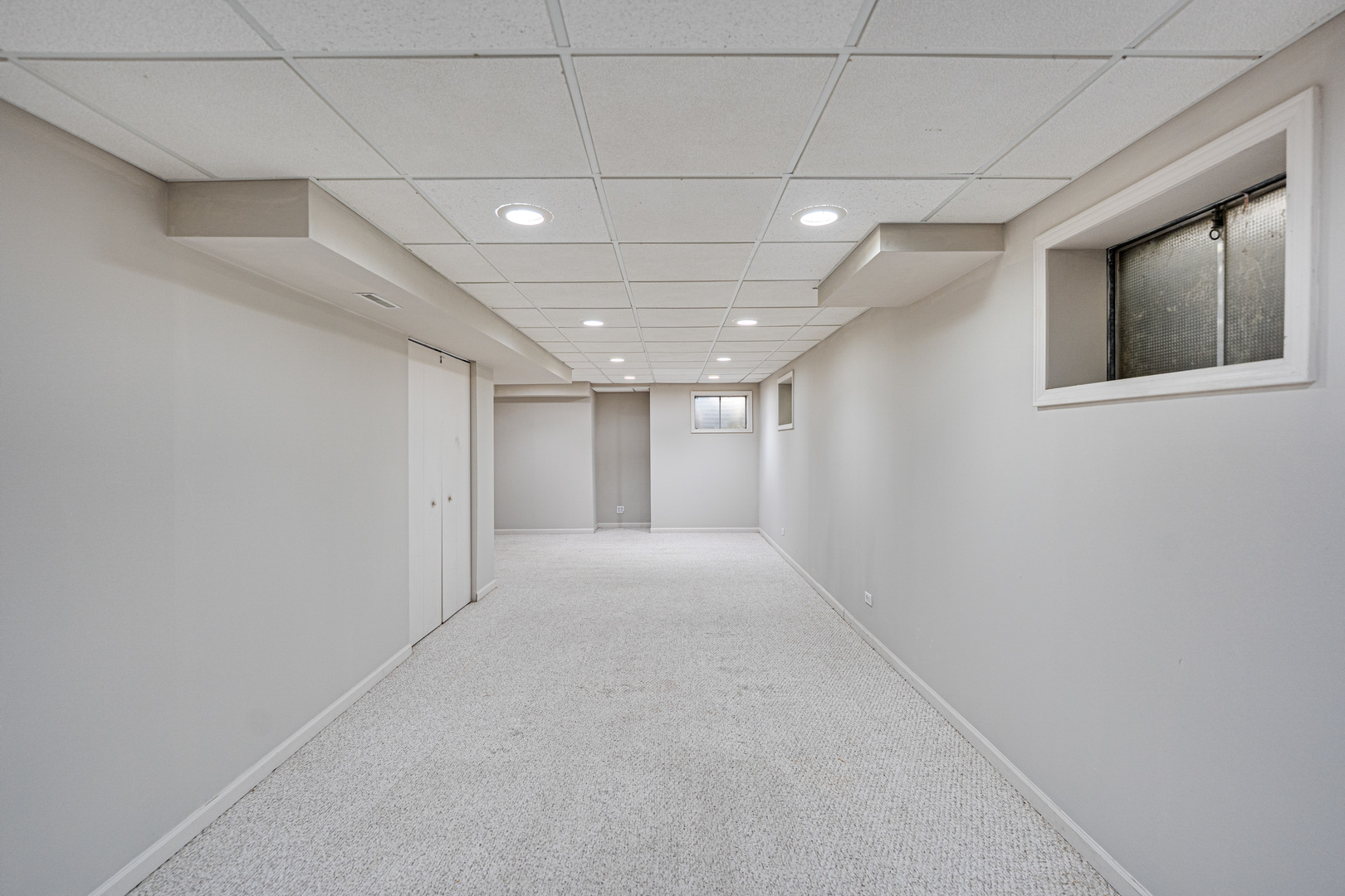 2328 Lexington Lane, Naperville, IL 60540