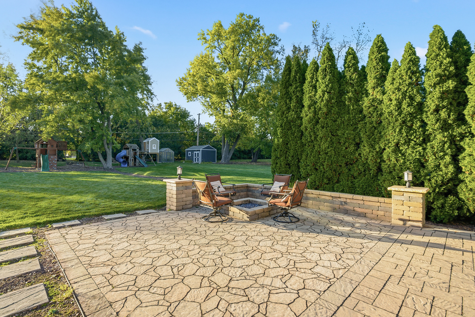 4004 Venard Road, Downers Grove, IL 60515