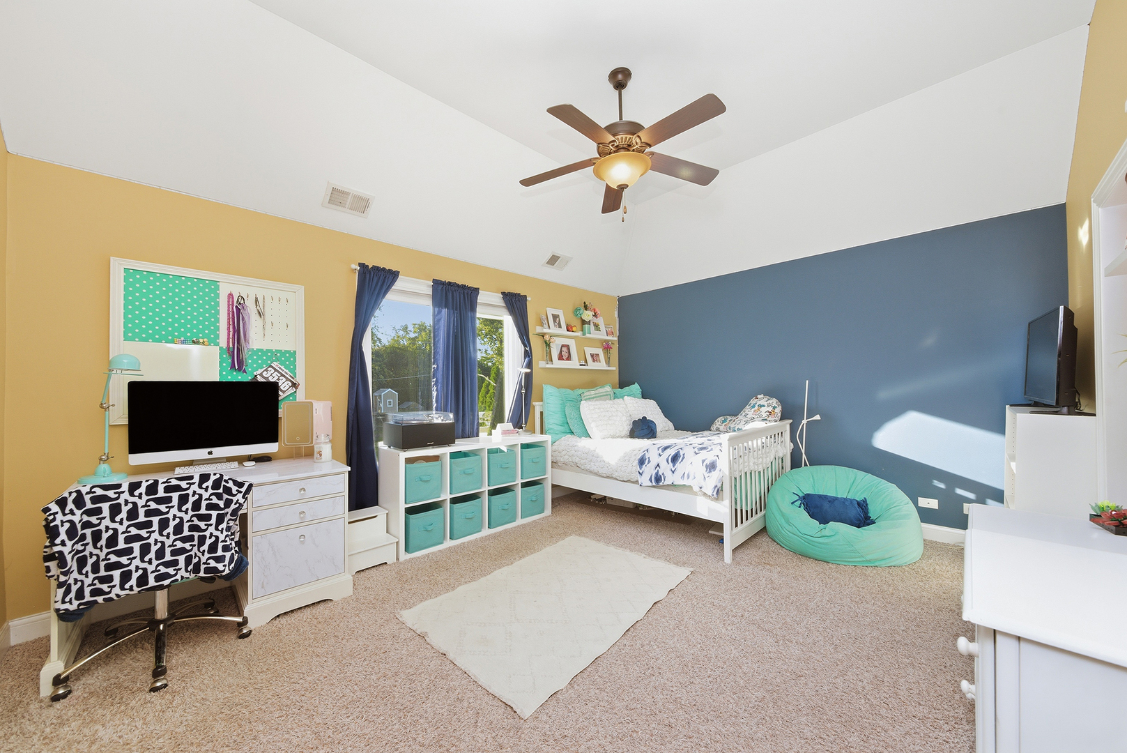 4004 Venard Road, Downers Grove, IL 60515