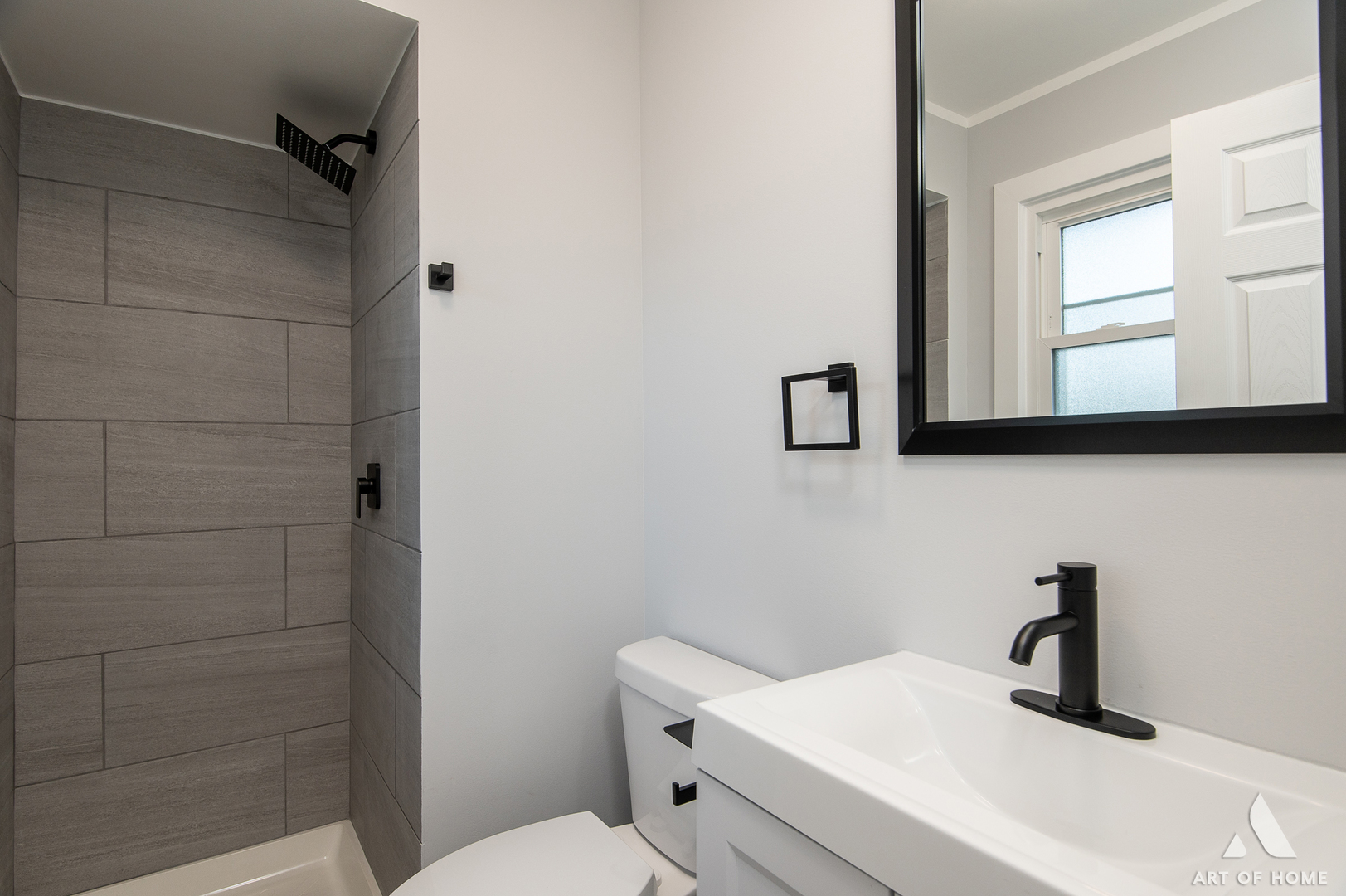 10956 S Nagle Avenue, Worth, IL 60482