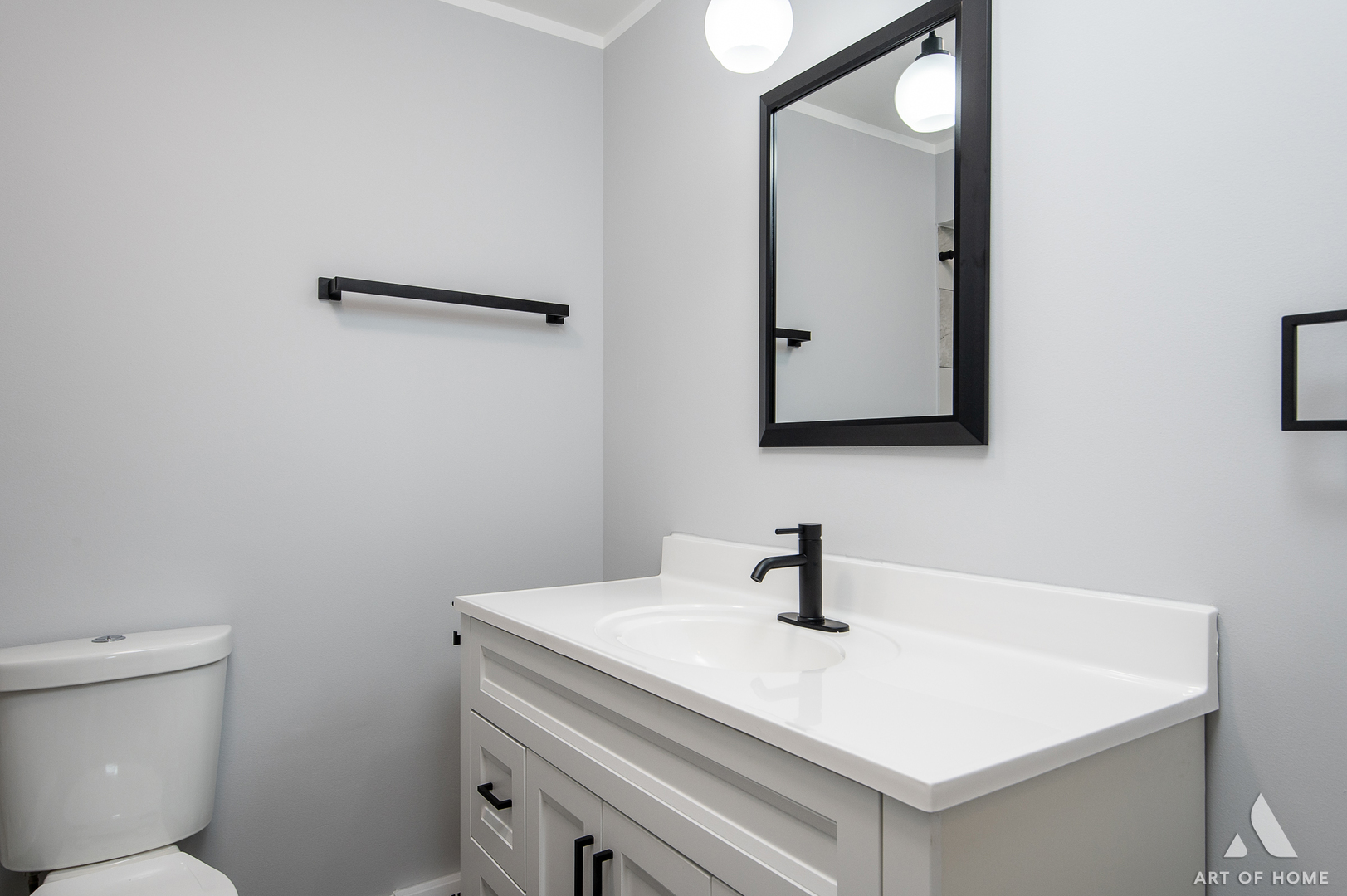 10956 S Nagle Avenue, Worth, IL 60482