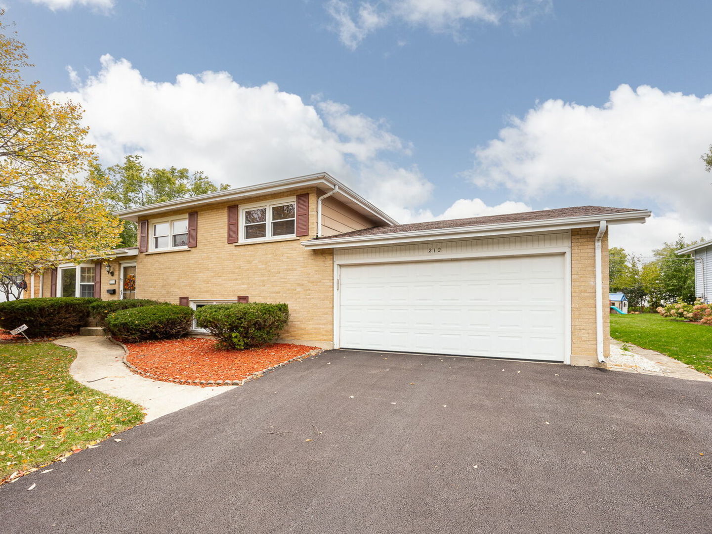 212 55th Place, Downers Grove, IL 60516