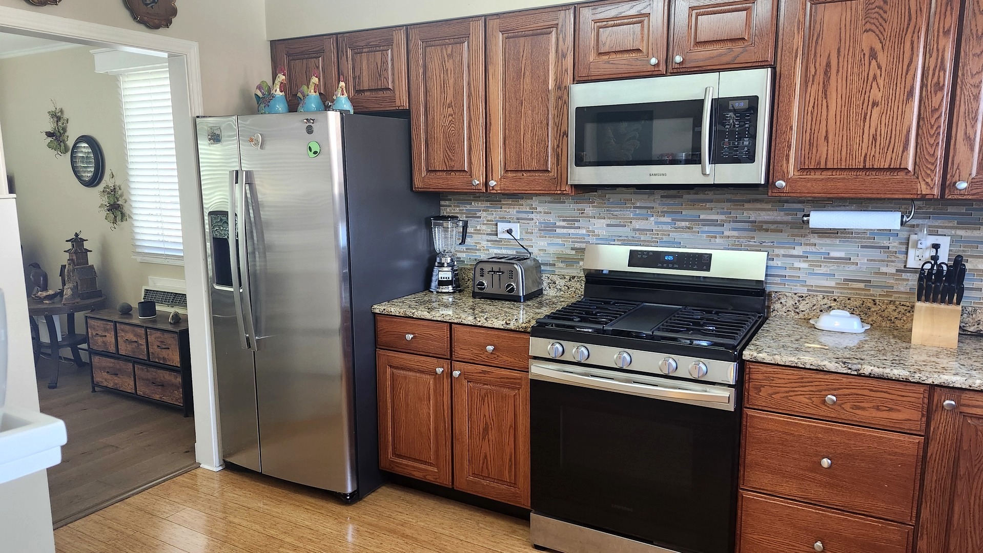 1157 W Grant Drive, Des Plaines, IL 60016