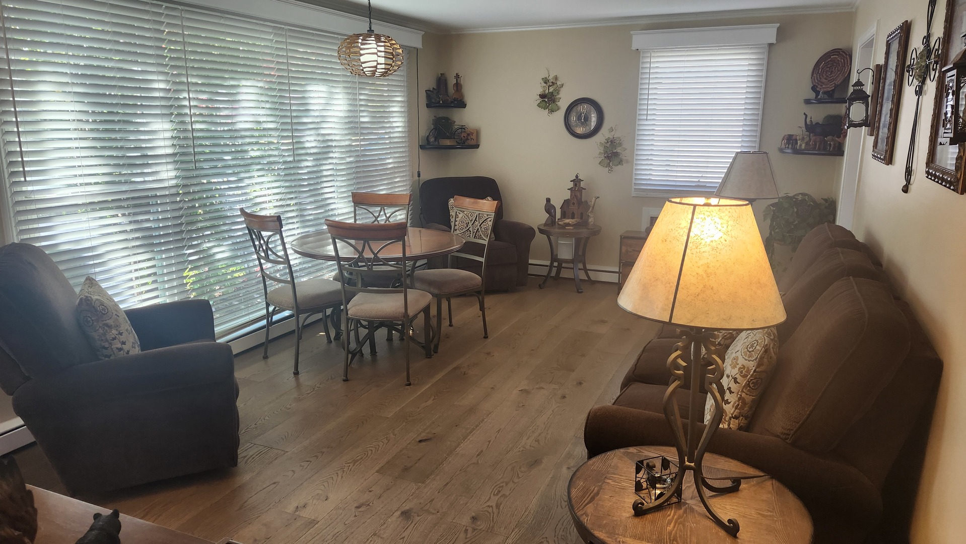 1157 W Grant Drive, Des Plaines, IL 60016