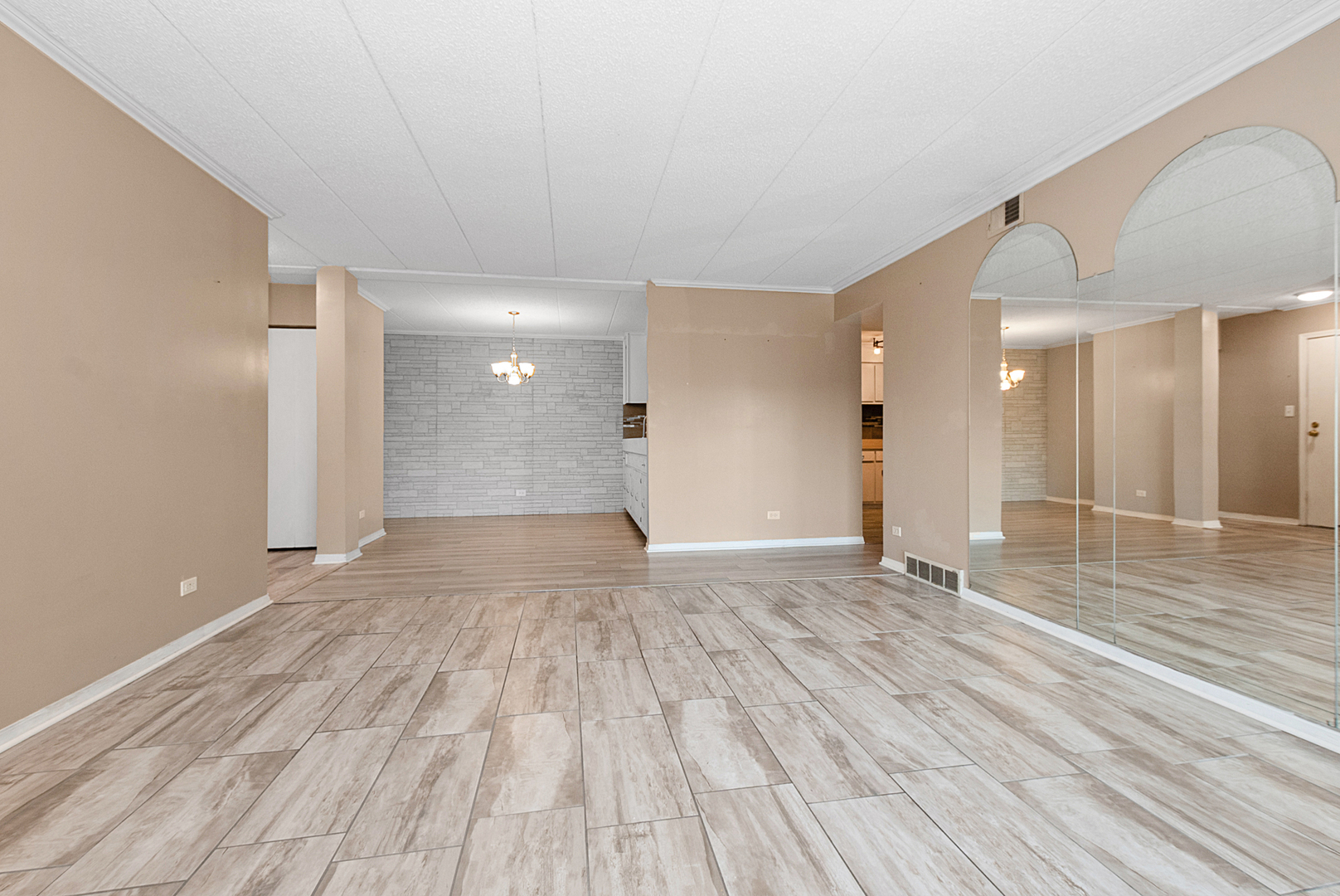 10355 Menard Avenue #216, Oak Lawn, IL 60453