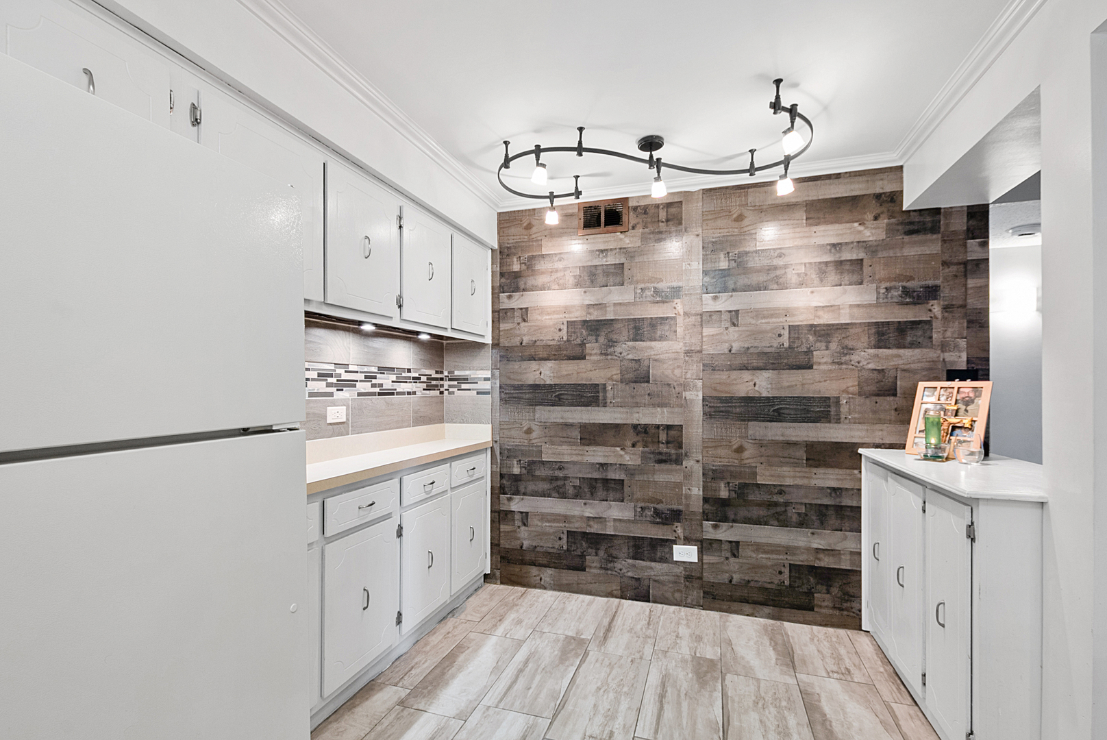 10355 Menard Avenue #216, Oak Lawn, IL 60453