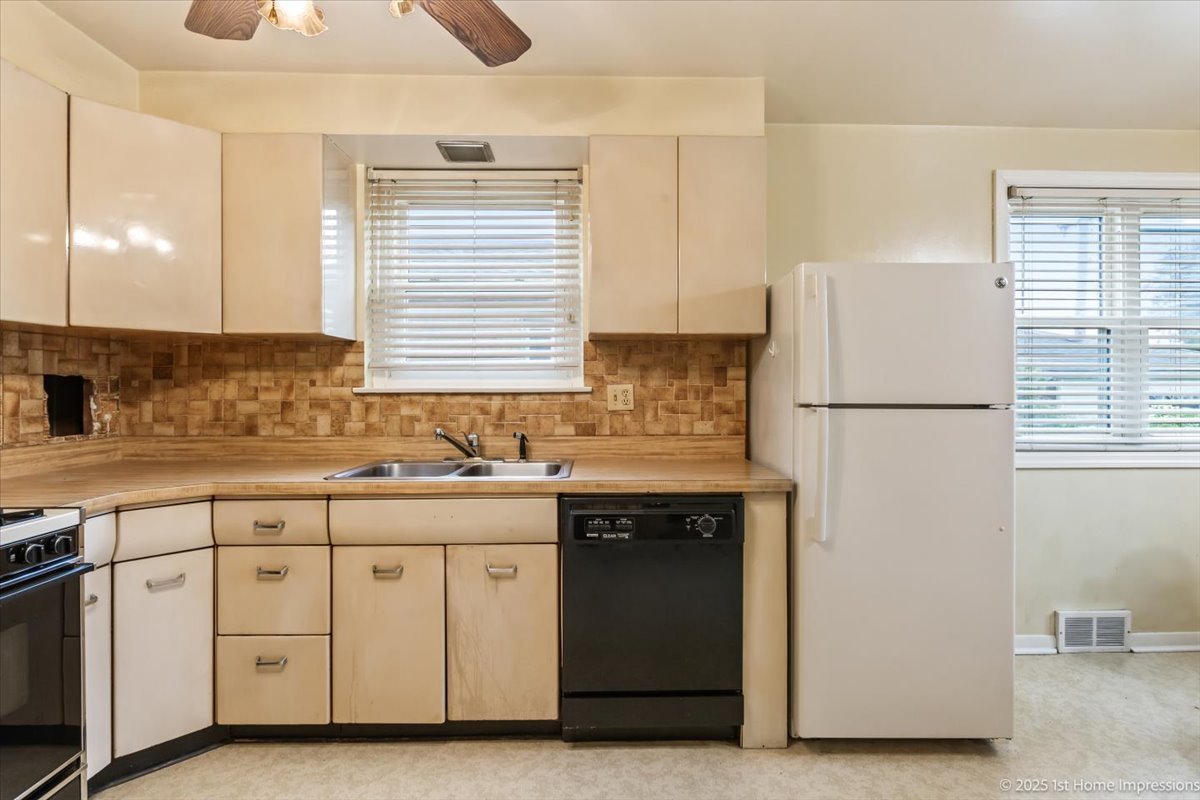 8154 S Karlov Avenue, Chicago, IL 60652