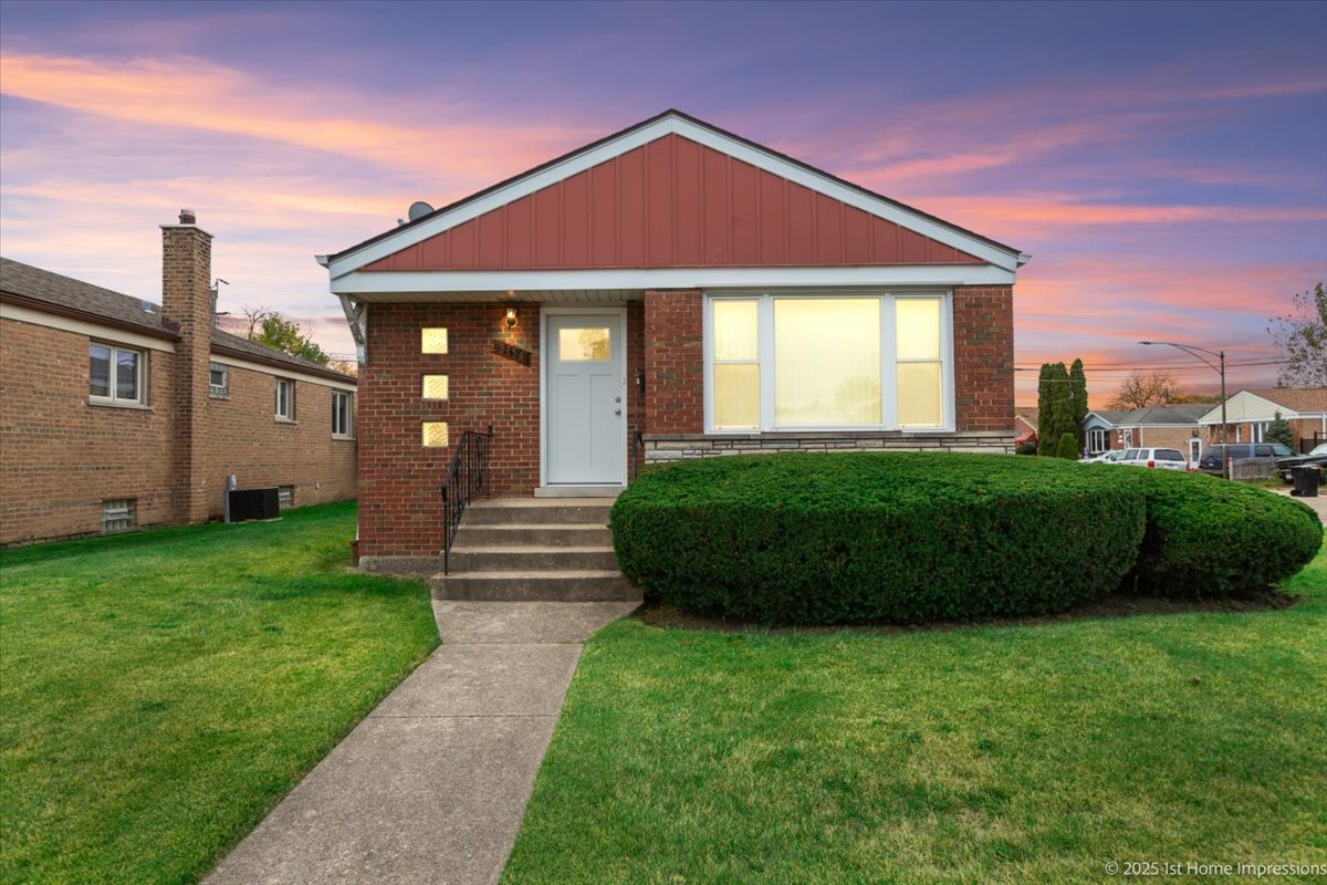8154 S Karlov Avenue, Chicago, IL 60652