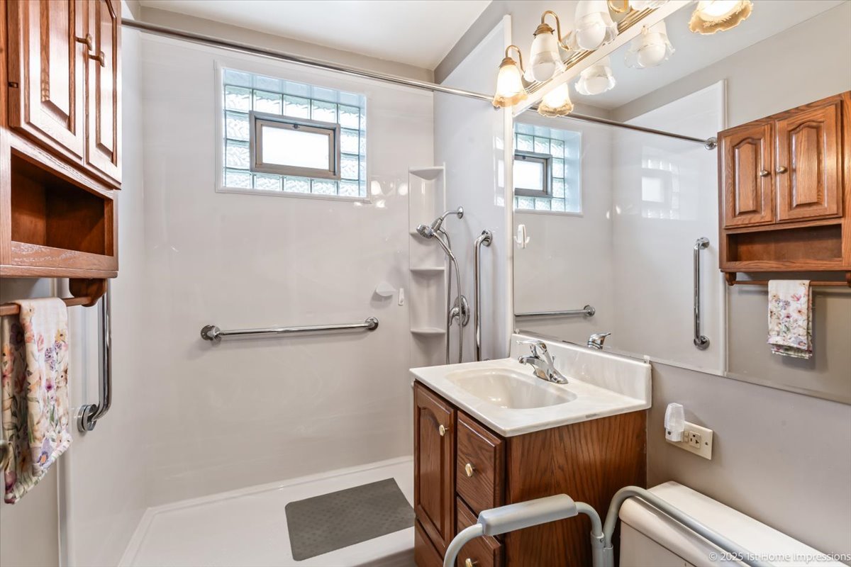 8154 S Karlov Avenue, Chicago, IL 60652