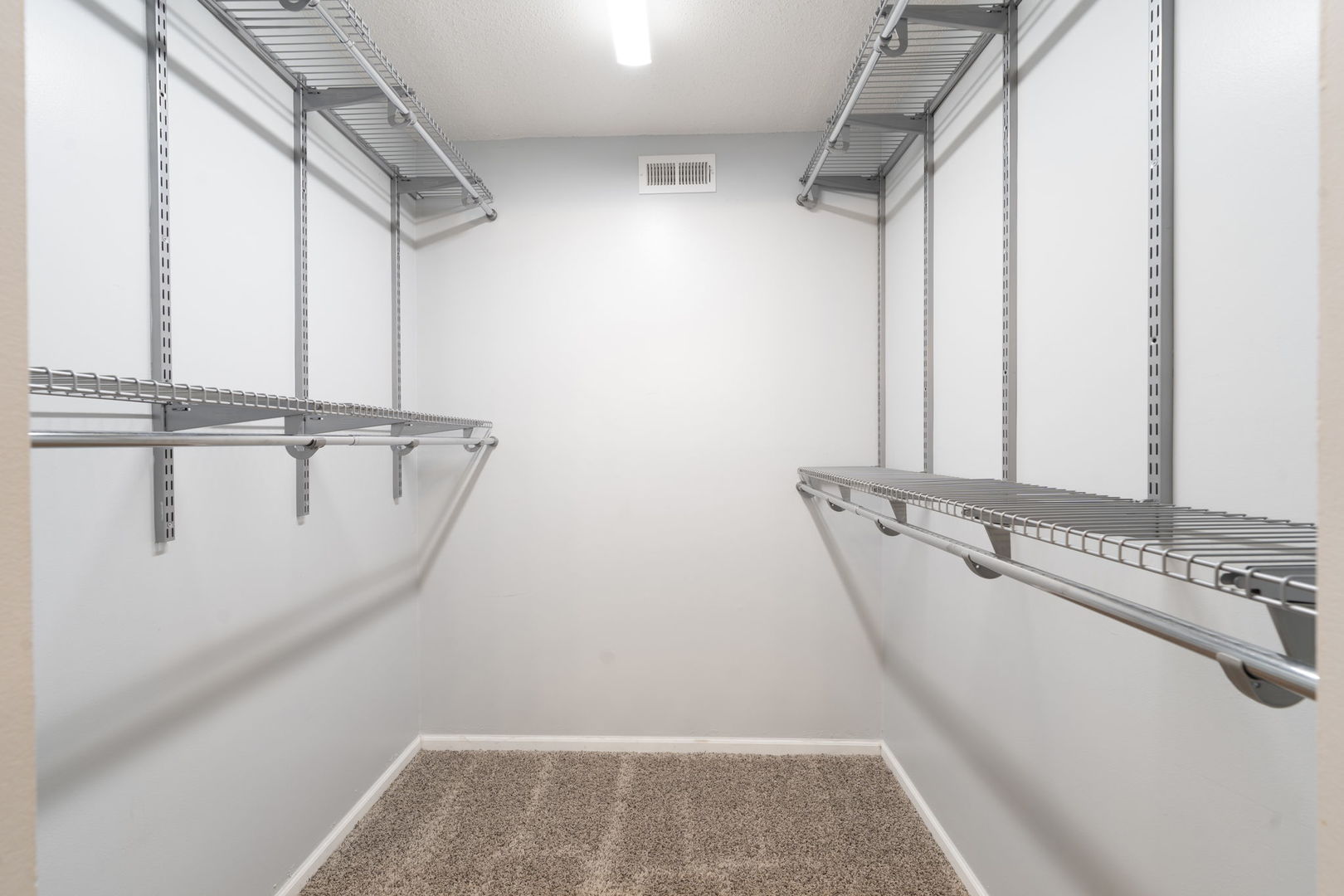 6421 Pershing Road #404, Stickney, IL 60402