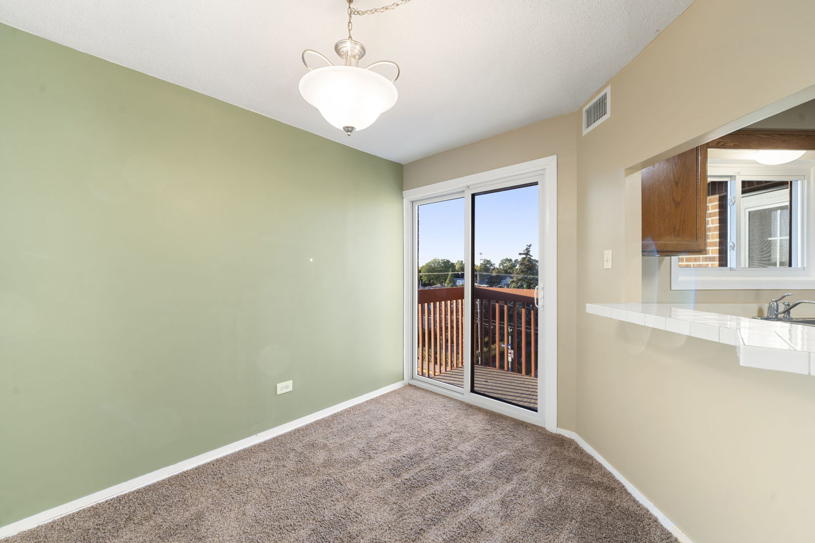 6421 Pershing Road #404, Stickney, IL 60402