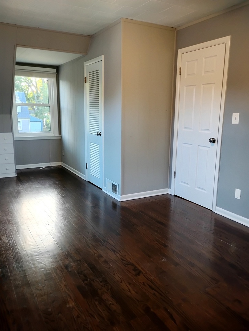 371 S Edison Avenue, Elgin, IL 60123