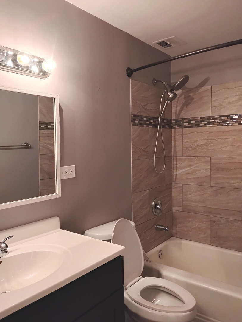 371 S Edison Avenue, Elgin, IL 60123