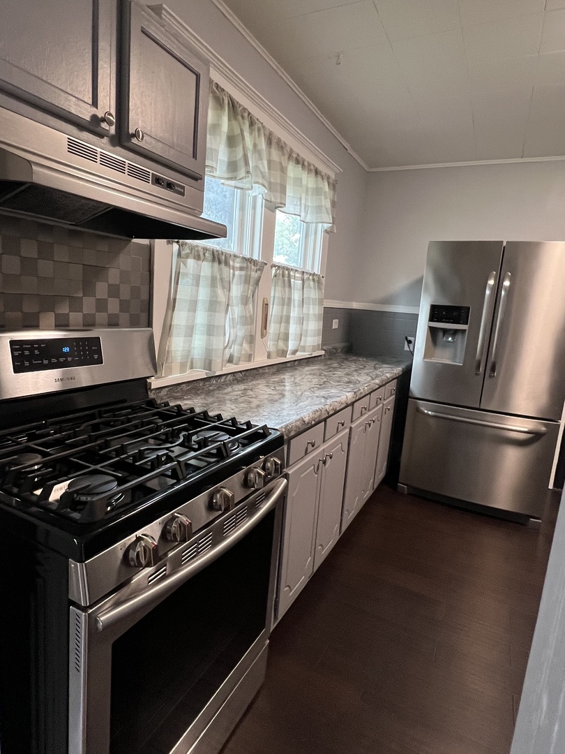 515 North Avenue, Aurora, IL 60505