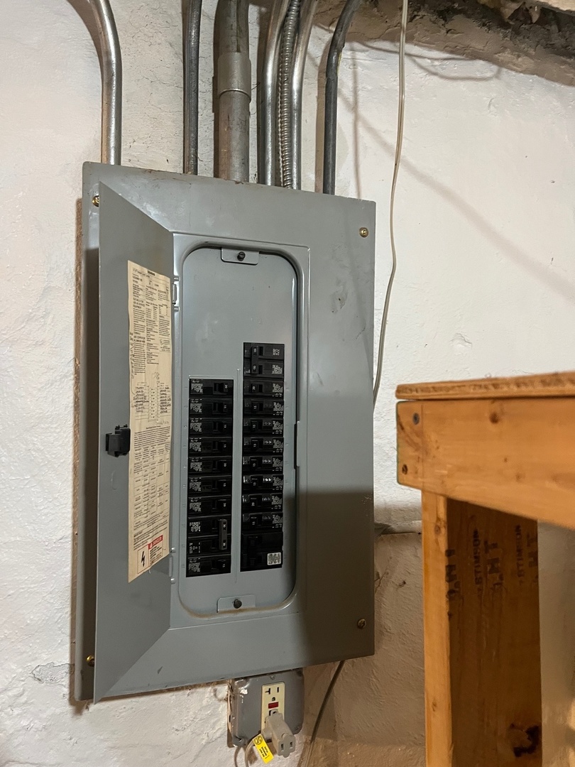 515 North Avenue, Aurora, IL 60505