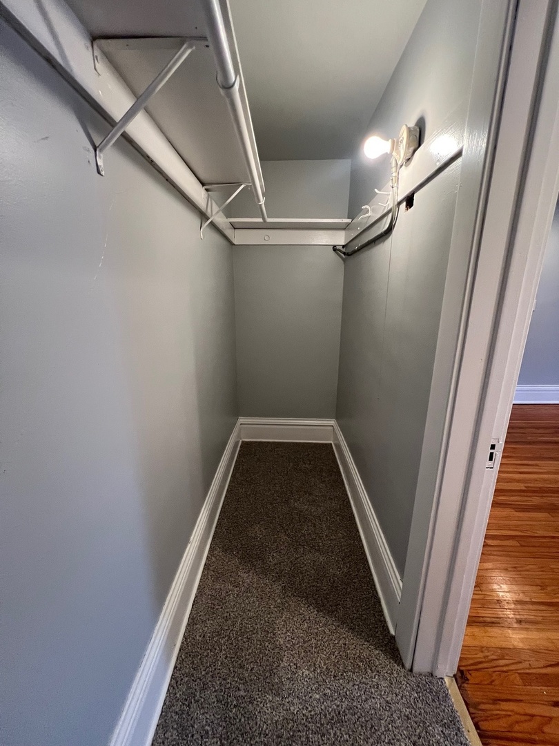 515 North Avenue, Aurora, IL 60505