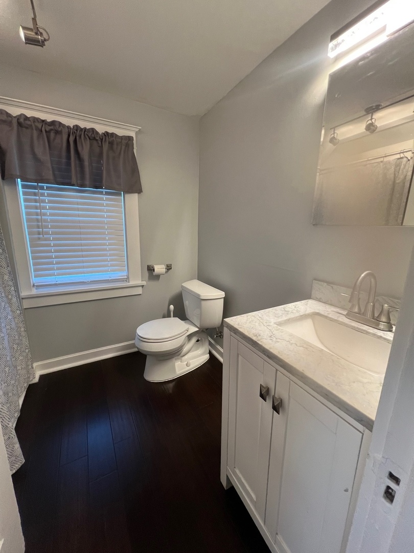 515 North Avenue, Aurora, IL 60505